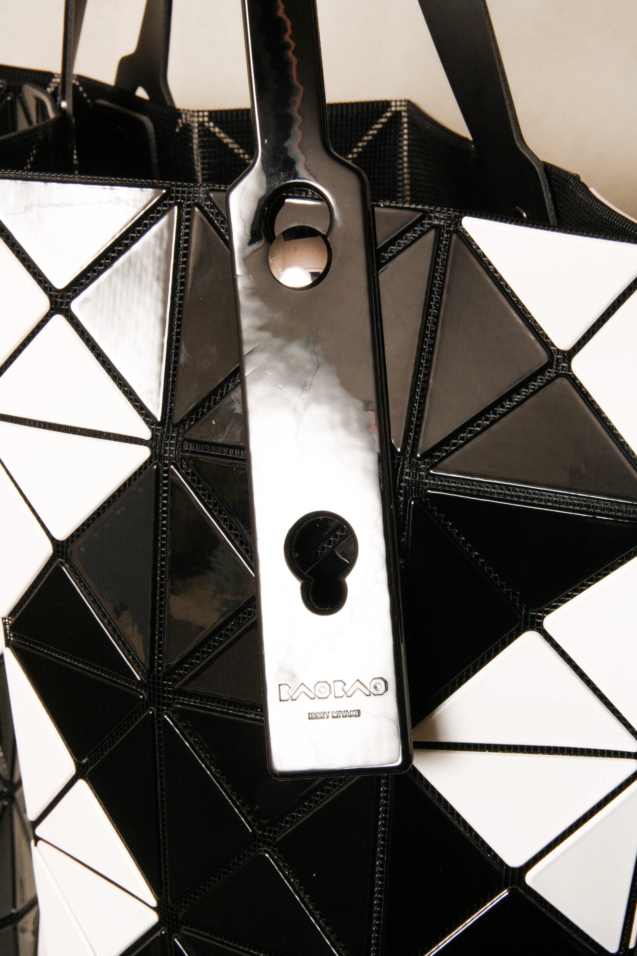 Lucent Zig Zag Tote Black